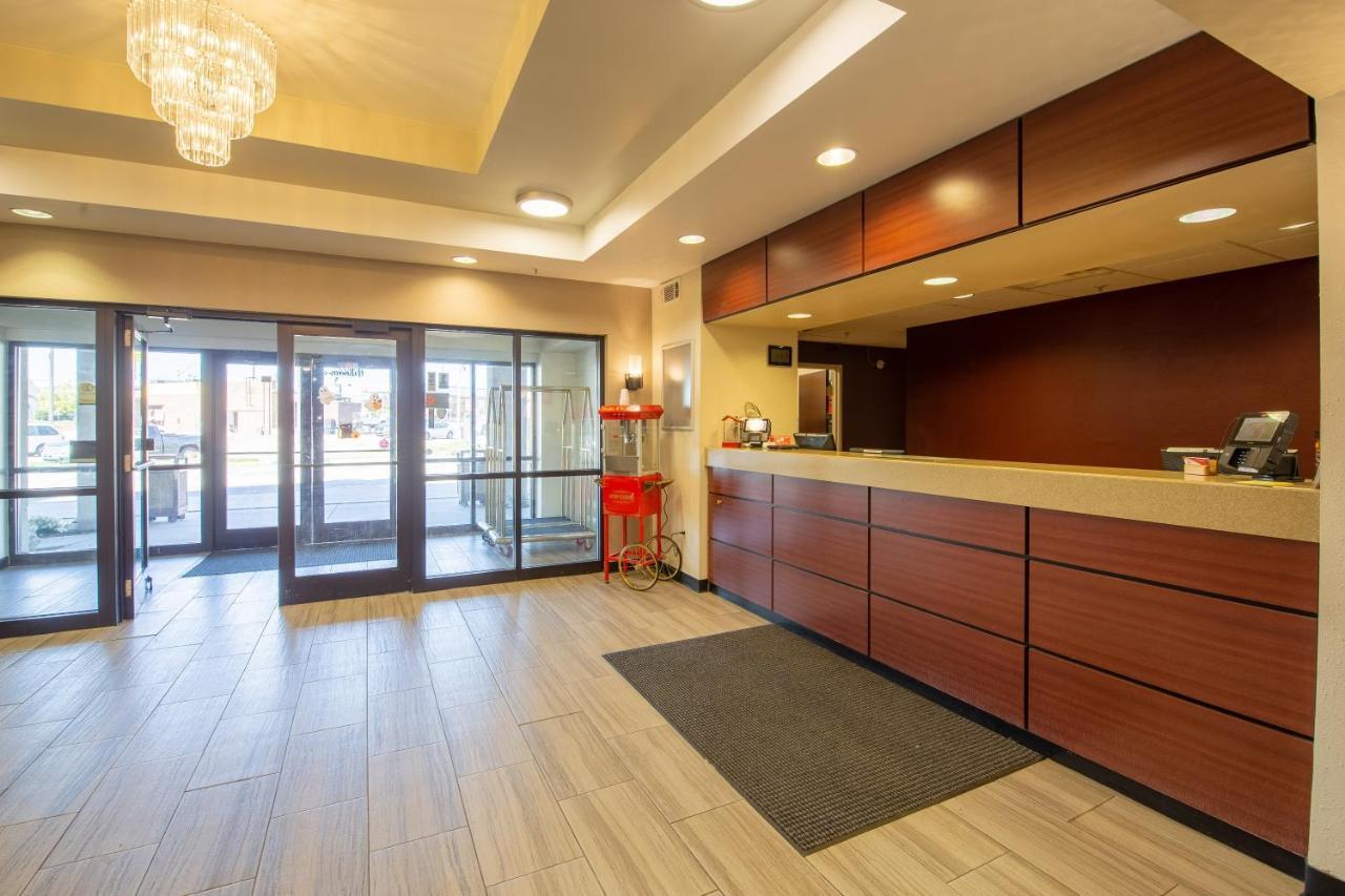 Red Roof Inn & Suites Indianapolis Airport Екстер'єр фото