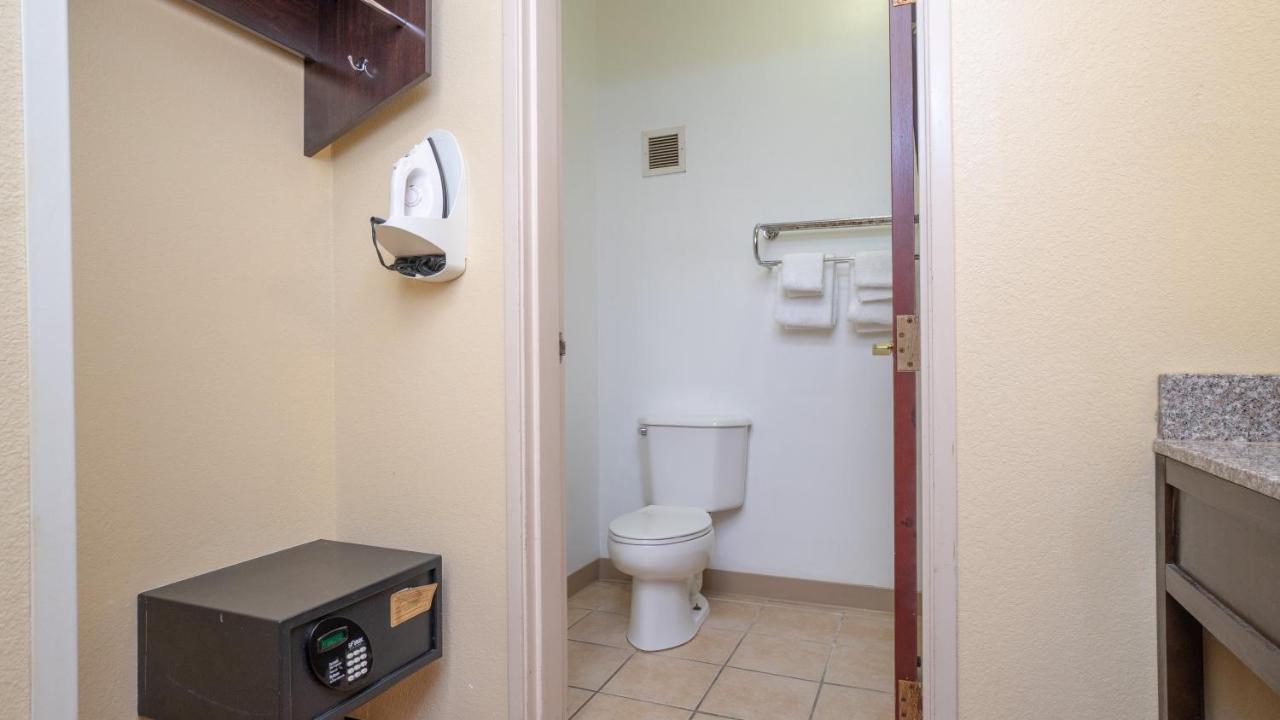Red Roof Inn & Suites Indianapolis Airport Екстер'єр фото