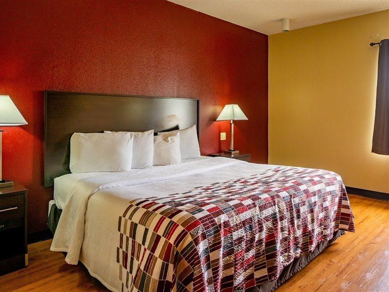 Red Roof Inn & Suites Indianapolis Airport Екстер'єр фото