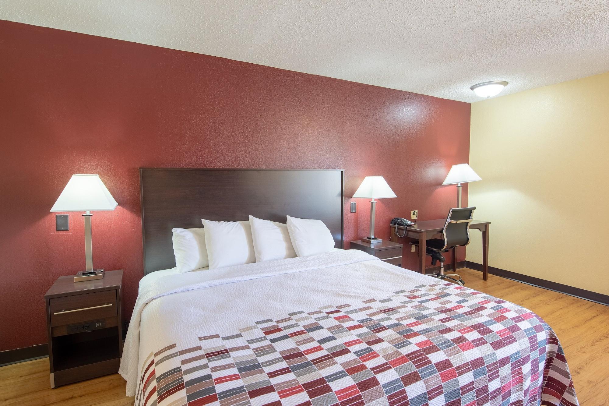 Red Roof Inn & Suites Indianapolis Airport Екстер'єр фото