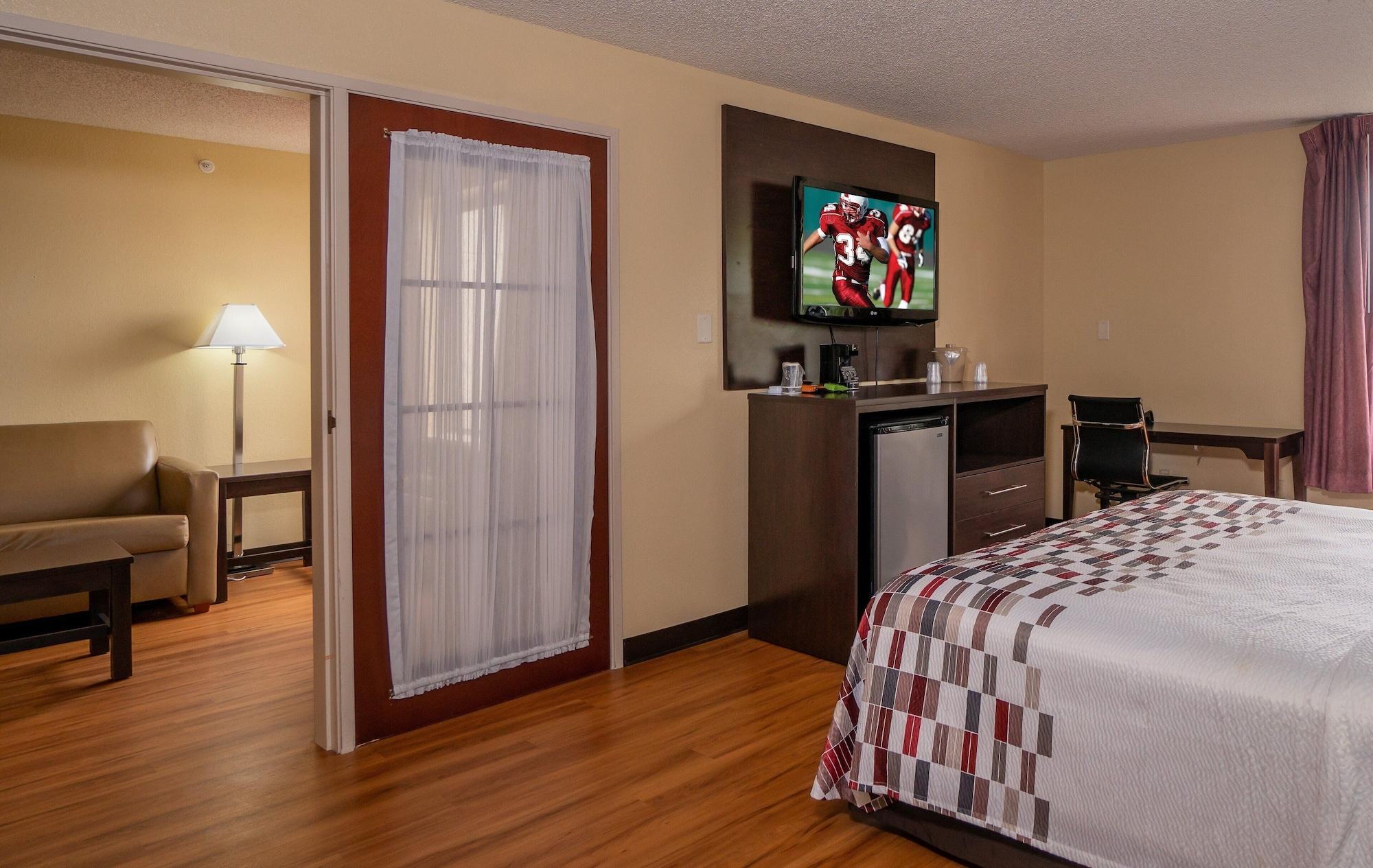 Red Roof Inn & Suites Indianapolis Airport Екстер'єр фото