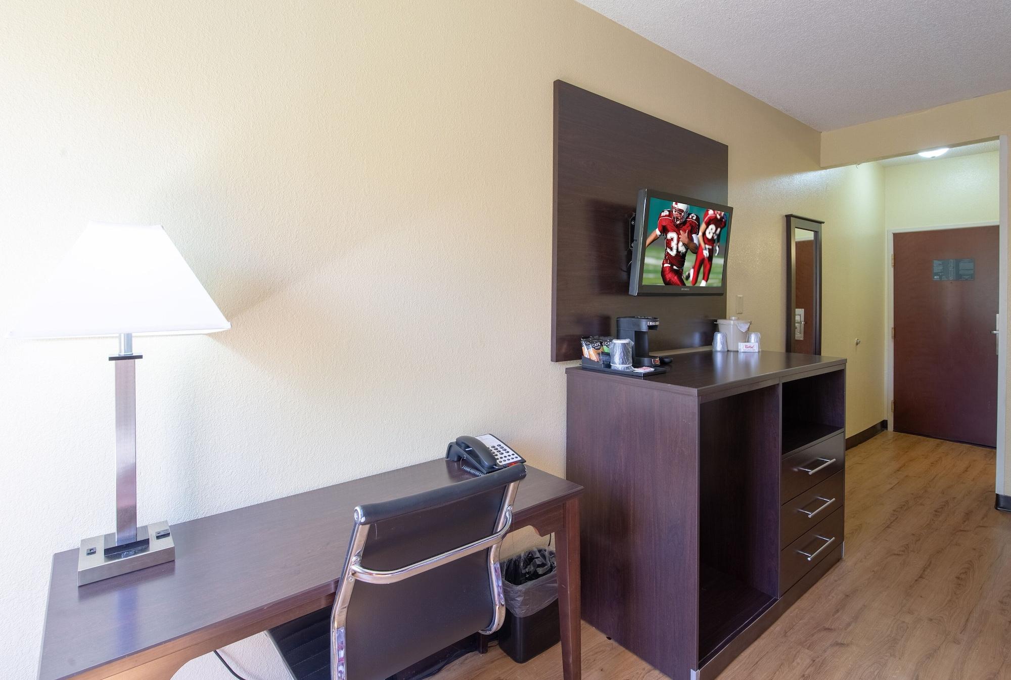Red Roof Inn & Suites Indianapolis Airport Екстер'єр фото