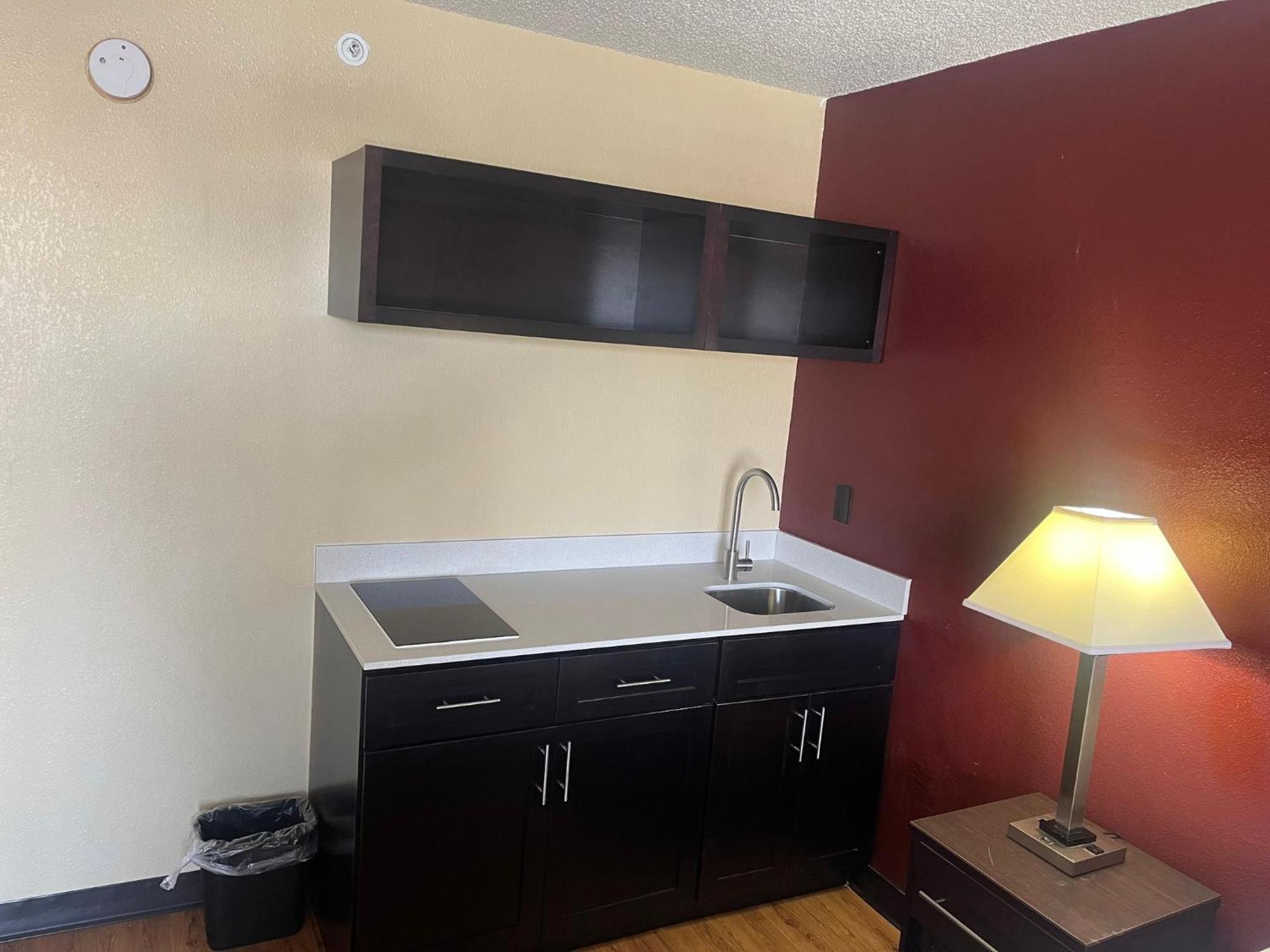 Red Roof Inn & Suites Indianapolis Airport Екстер'єр фото