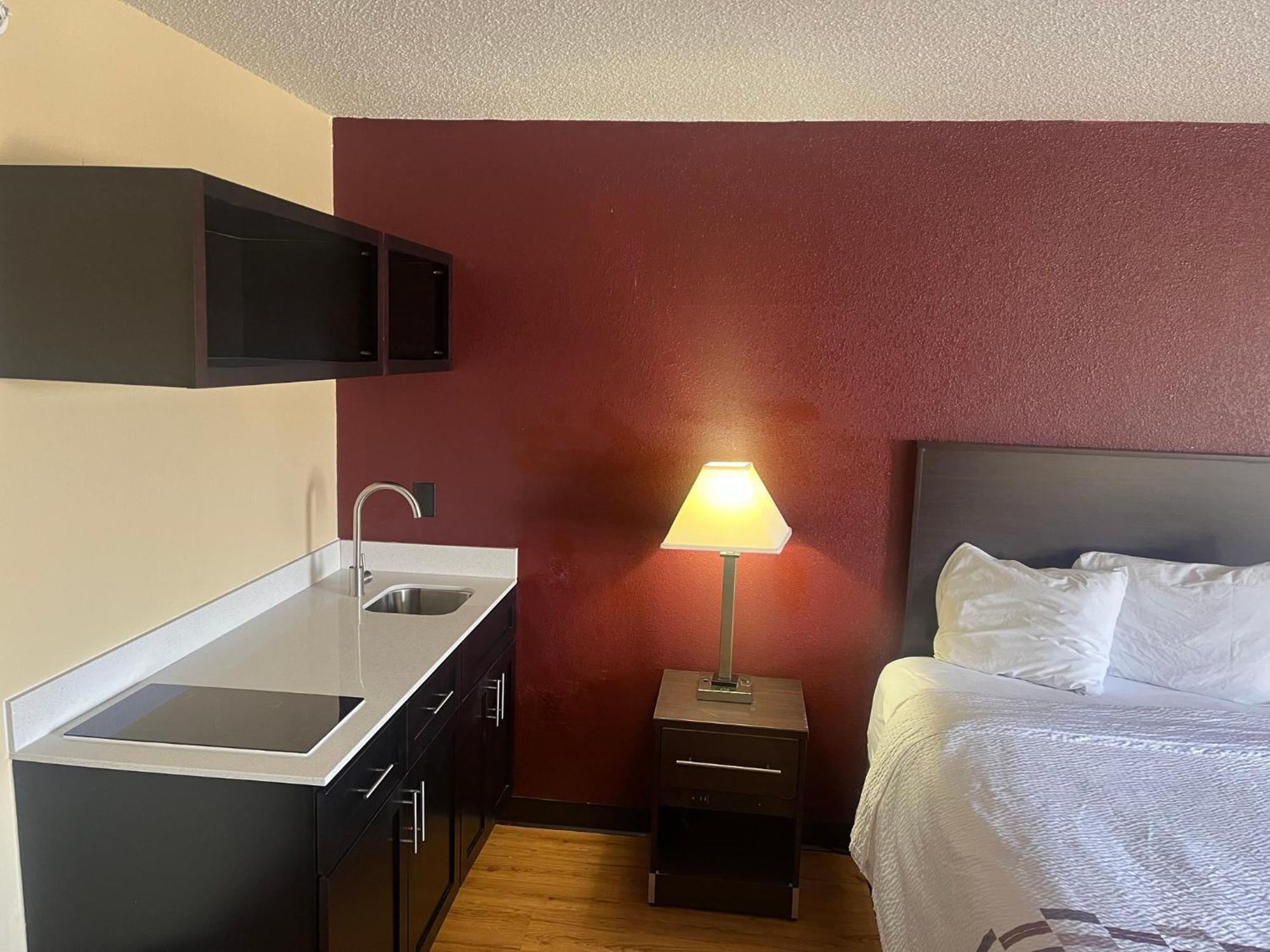 Red Roof Inn & Suites Indianapolis Airport Екстер'єр фото