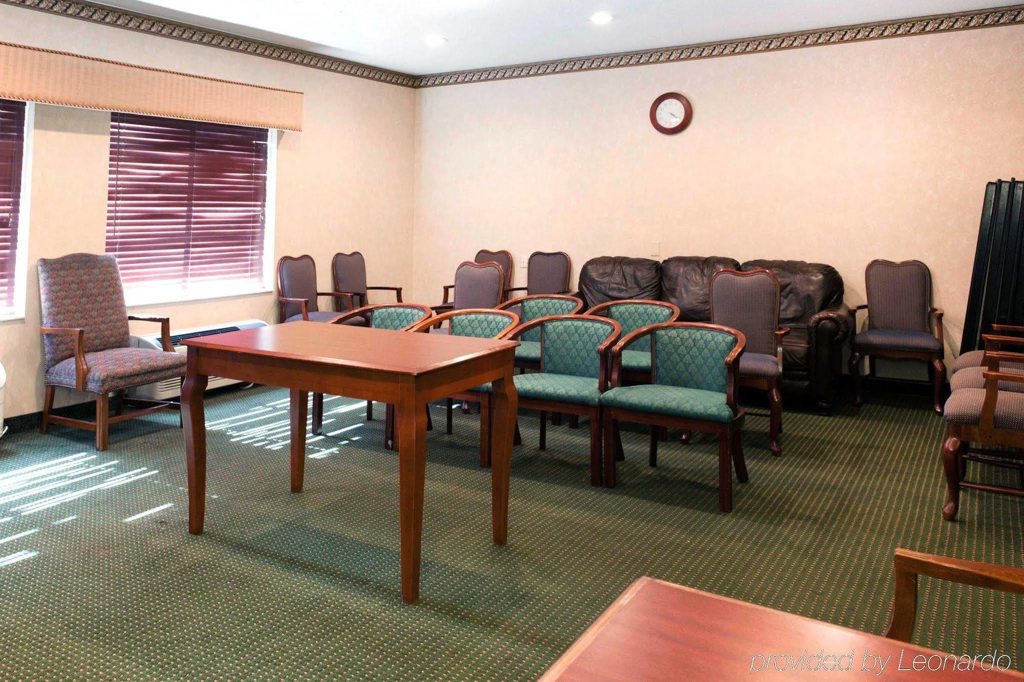 Red Roof Inn & Suites Indianapolis Airport Екстер'єр фото